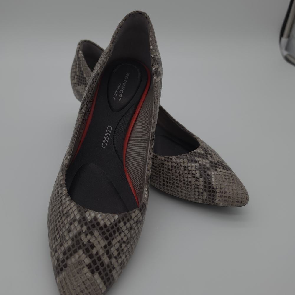 Rockport Total Motion Snakeskin Look Pointed Toe Pump 8M Leather Upper Comfort